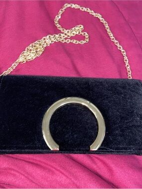 Jessica McClintock Black Velvet Clutch with Gold Ring and Chain